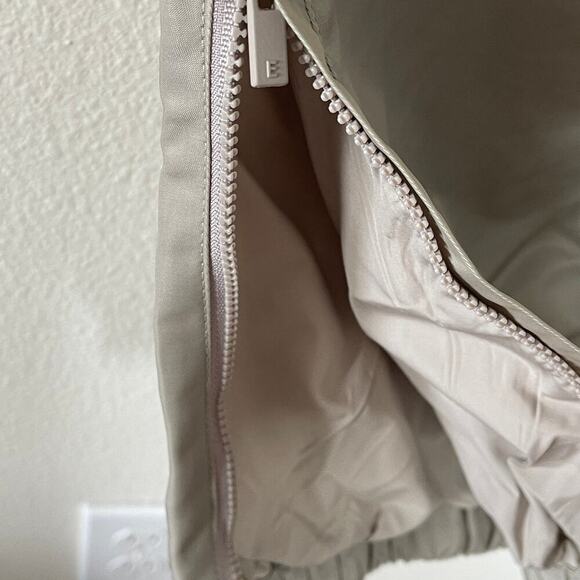 ESSENTIALS FEAR OF GOD MENs  NYLON TRACK PANT SIZE XS DESERT TAUPE - Picture 6 of 11
